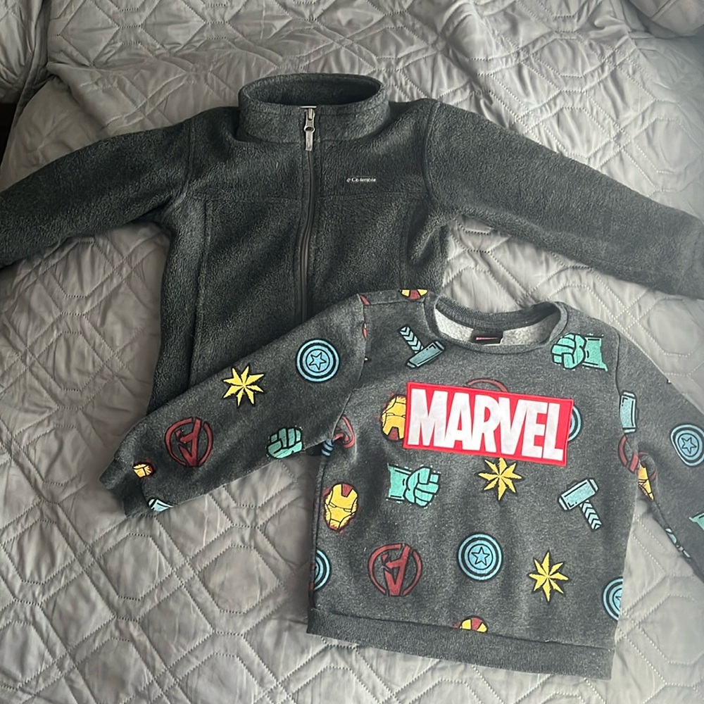 Hardly worn 4T sweater Marvel & Columbia